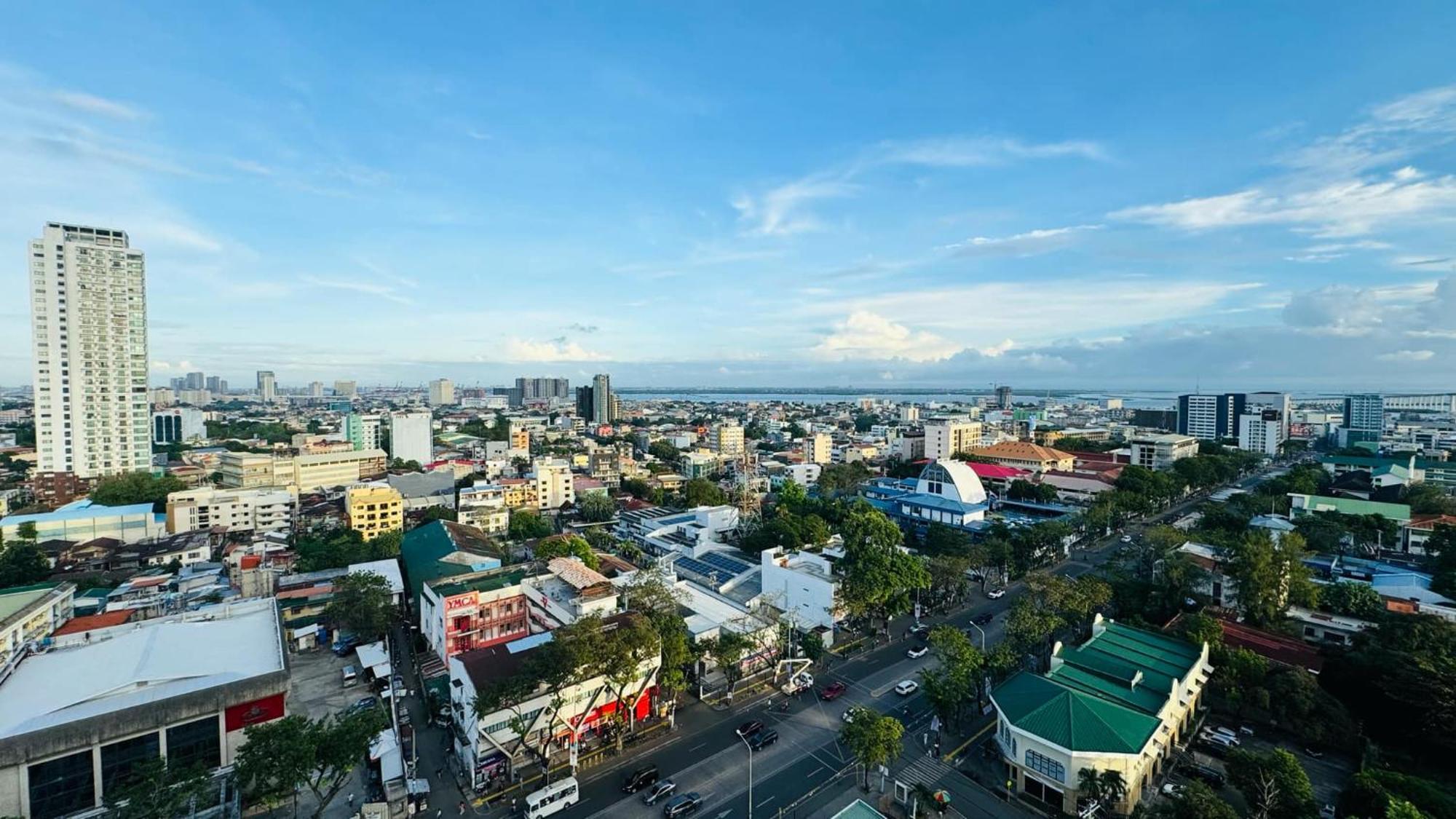 2 Bed Luxe With Netflix And Pool, 10 Min Walk To Fuente - The Heart Of * Cebu