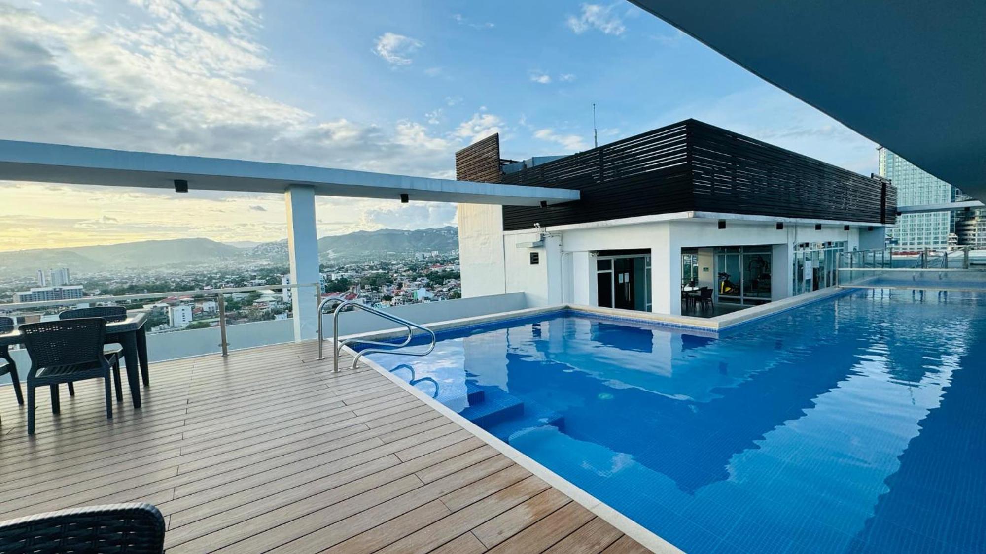 2 Bed Luxe With Netflix And Pool, 10 Min Walk To Fuente - The Heart Of Cebu